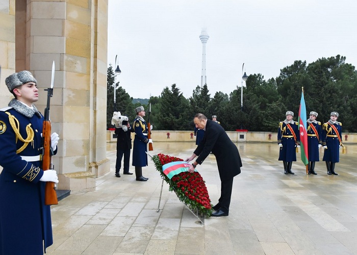 El presidente azerbaiyano  ha visitado la Valle de los Caidos